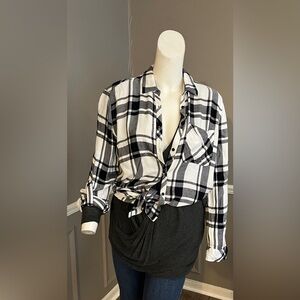 Boutique Plaid Button-Front Shirt Top Black White Size M